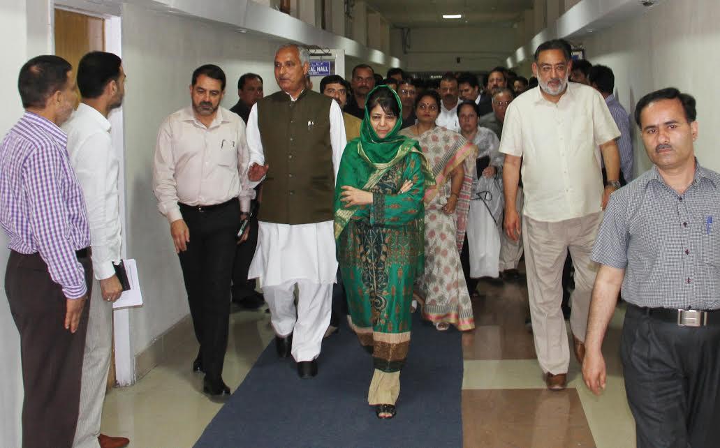 CM takes round of Civil Secretariat Complex